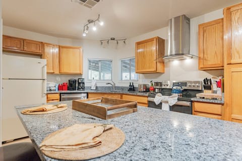 Stainless steel elec stove & SS range hood