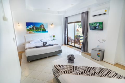 Family Room, Lanai | Free WiFi