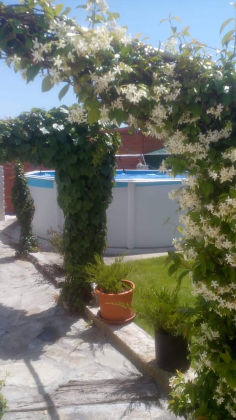 House, 3 Bedrooms, Smoking, Garden View | Pool