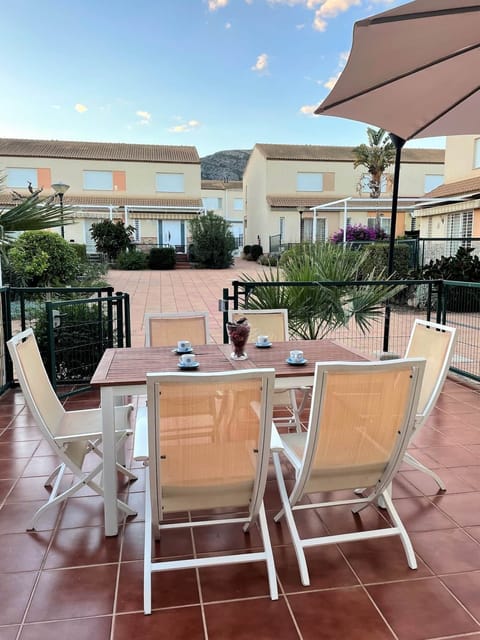 Apartment, 2 Bedrooms, Smoking | Outdoor dining