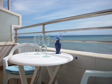 Apartment, 1 Bedroom, Terrace, Ocean View | Outdoor dining