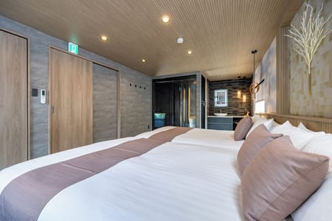 Deluxe Villa | 4 bedrooms, memory foam beds, blackout drapes, iron/ironing board