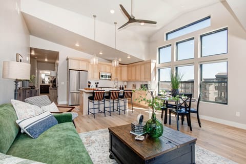 Mayflower Lakeside 1156-303