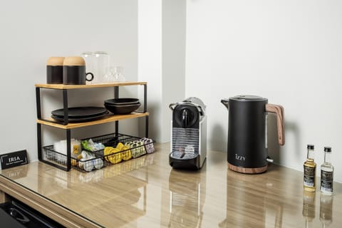 Studio, Sea View | Coffee and/or coffee maker