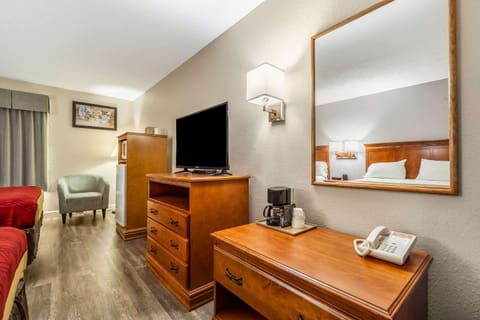 Standard Room, 2 Queen Beds, Non Smoking | Free WiFi, bed sheets