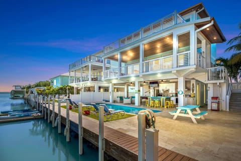 House, Smoking | 4 bedrooms, desk, high-speed internet