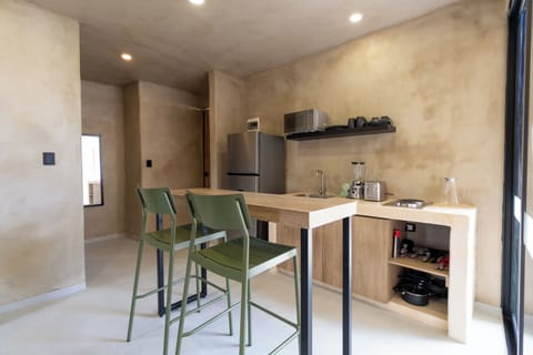 Superior Suite | Private kitchen | Shared fridge, microwave