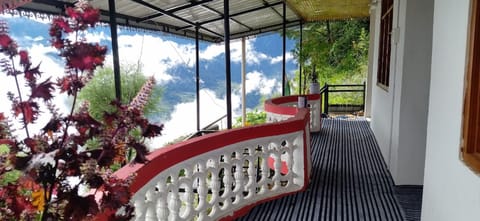 Deluxe Room, Mountain View | Balcony