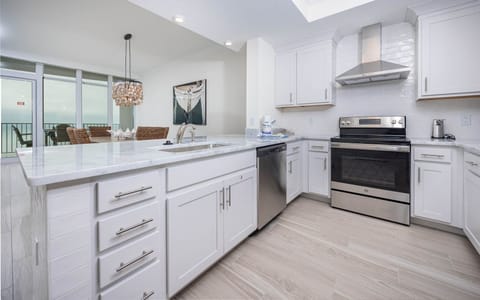 Condo, 2 Bedrooms | Private kitchen | Fridge, oven, coffee/tea maker