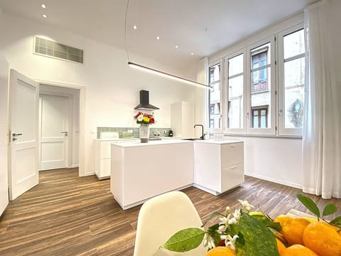 Basic Apartment | Private kitchen | Dining tables