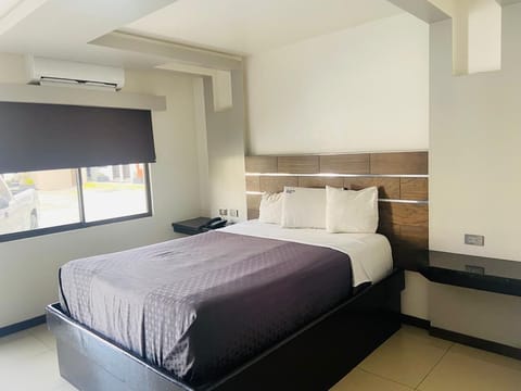 Junior Room | Desk, free WiFi, bed sheets