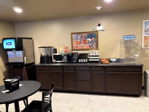 Free daily continental breakfast