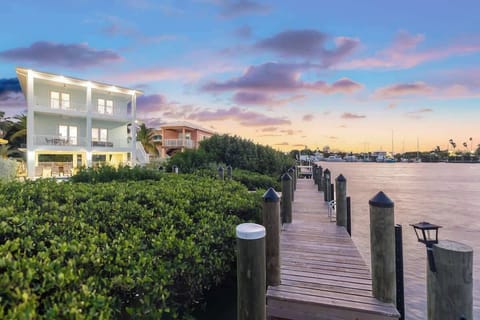 Dock/back of home