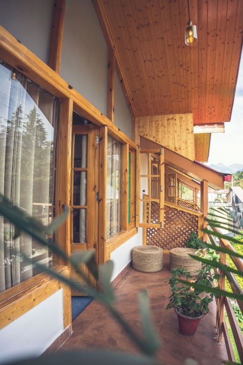 Single Room, Balcony, Mountain View | Premium bedding, individually decorated, laptop workspace, soundproofing