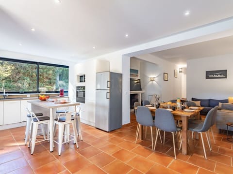 Furniture, Table, Chair, Building, Wood, Kitchen, Orange, Kitchen & Dining Room Table, Flooring, Living Room