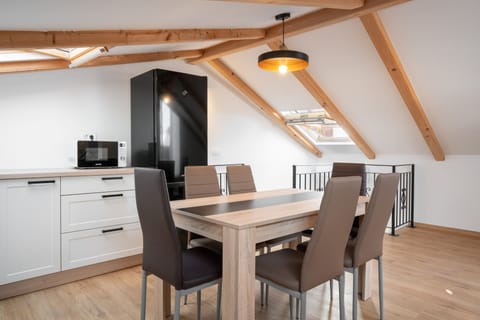 City Duplex, 2 Bedrooms, City View | Private kitchen | Electric kettle, toaster