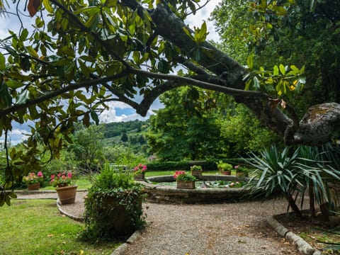 Classic House, 2 Bedrooms | Garden