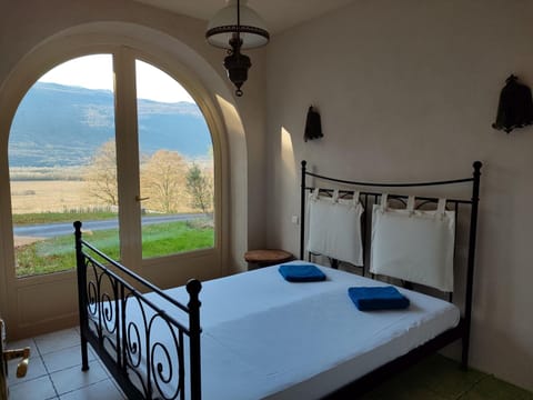 Classic Chalet, 3 Bedrooms | 22 bedrooms, individually furnished, bed sheets