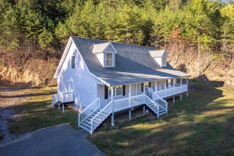 Welcome to Lady Luck Lodge - The Lady Luck Lodge