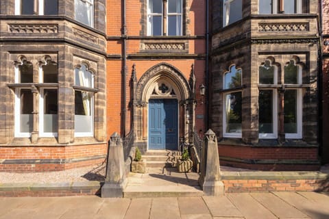 Chatsworth Townhouse I, Carlisle - Host & Stay