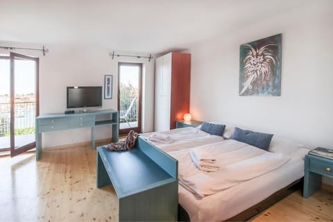 4 bedrooms, free WiFi