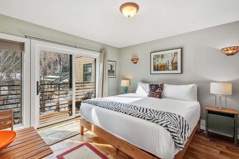 Condo, 1 Bedroom | 1 bedroom, WiFi (free)