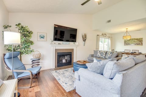 Savannah Vacation Rental | 3BR | 2BA | 1,400 Sq Ft | Small Threshold to Enter