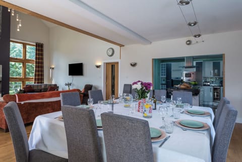 Deluxe House | Living area