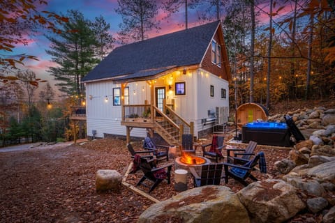Unforgettable experience with the fire pit, hot tub and sauna.