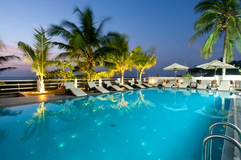 Outdoor pool, sun loungers