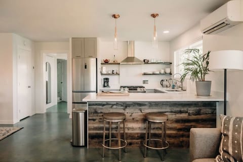 Full Kitchen with plenty of counter space.
