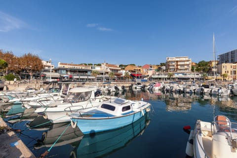 Marina