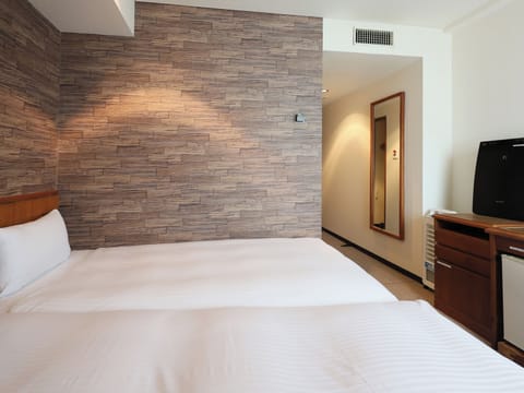 Basic Twin Room | Free WiFi