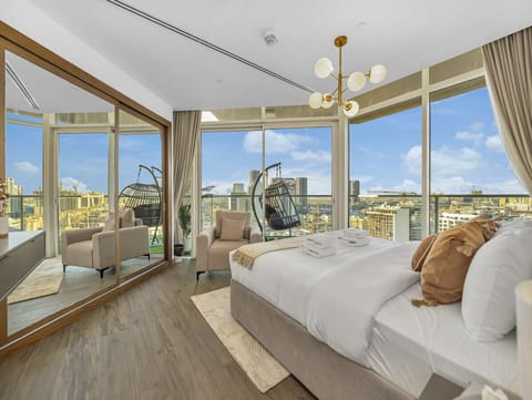 Wake up to natural light and city vibes