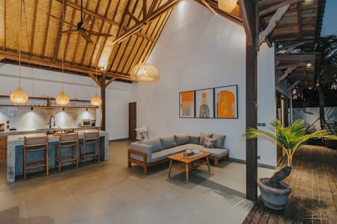 Comfort Villa, 2 Bedrooms, Private Pool | Living area