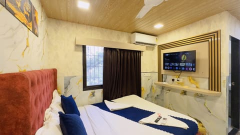 Deluxe Double Room | Individually decorated, individually furnished, desk, free WiFi