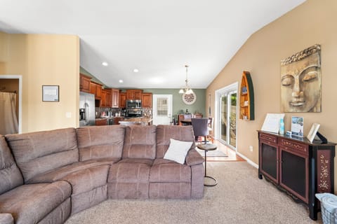 Upper level living area open to dining area