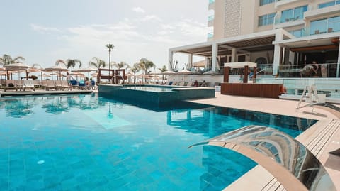 Indoor pool, 2 outdoor pools, pool umbrellas, sun loungers