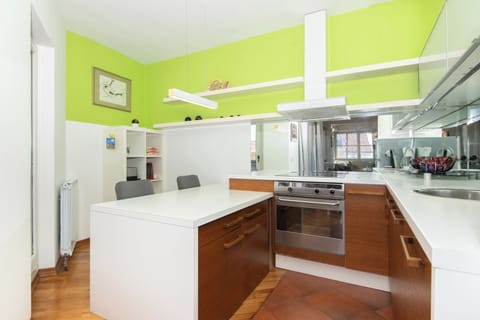 Comfort Penthouse, 2 Bedrooms, City View | Private kitchen | Electric kettle, toaster