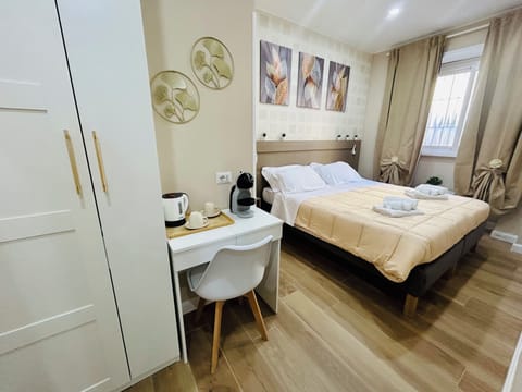 Deluxe Twin Room | In-room safe, desk, iron/ironing board, free WiFi
