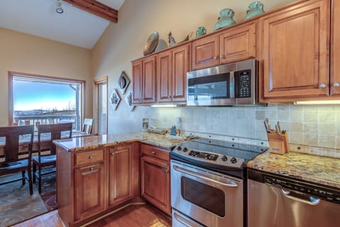 Kitchen--- Fully Stocked