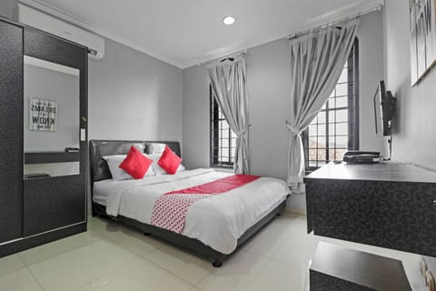 Deluxe Double Room | Premium bedding, free WiFi, bed sheets