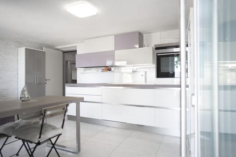 Apartment, 1 Bedroom, Sea View, Ground Floor | Private kitchen | Electric kettle, toaster