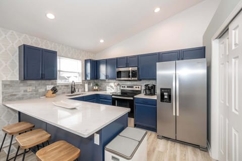 Sip morning coffee or grab a bite at the counter, with seating for 3