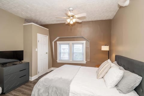 The queen bedroom offers a Smart TV and fantastic city views