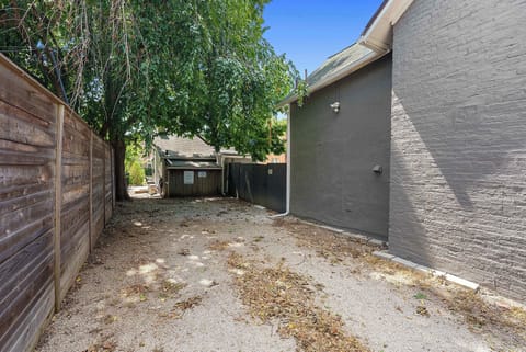 Welcome to Contemporary German Village 3 Bed!