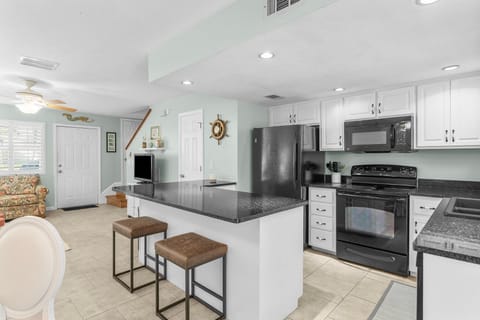 11-web-or-mls-222-White-Sandy-Dr-16