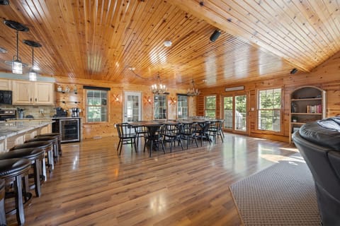 Dining Area on Main Floor (2)