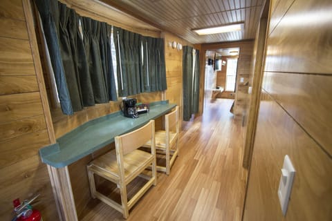Deluxe Cabin | Room amenity