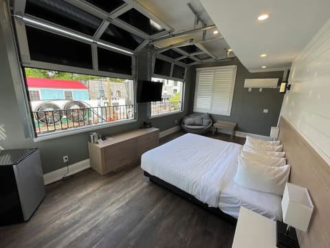 Comfort Room, City View | Free WiFi, bed sheets